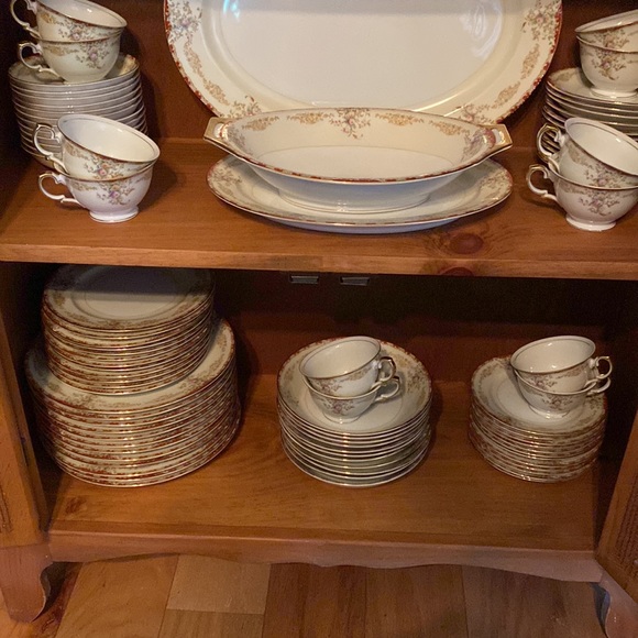 china dinner ware Gold trim n flowered pattern BREAKABLE ONLY LOCAL DELIVERY!!! - Picture 16 of 16